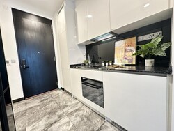 Beach Road (D7), Condominium #571123701